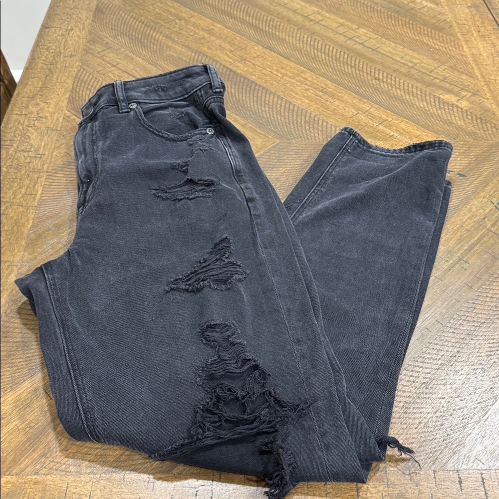 American Eagle Outfitters - Black ripped High Rise Mom Jean